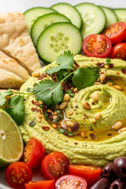 Easy and Zesty Green Harissa Hummus Plates: Brighten Your Table