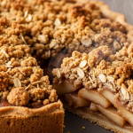 Irresistible Apple Crumble Pie with Crunchy Streusel Top
