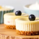 كيك تشيزكيك صغيرة بالهواء في المقلاة الهوائية، سهلة ولذيذة في دليل آير فراير ديلایت.