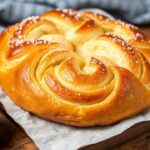 خبز غاتا أرمني بطبقات حلوة لا تُقاوم، مع عجينة ذهبية وحشوة شهية.