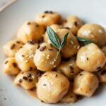 زلية بطاطا حلوة محلية طرية مع صوص زبدة بنية بالْمريمية—أفضل نْوكّي.