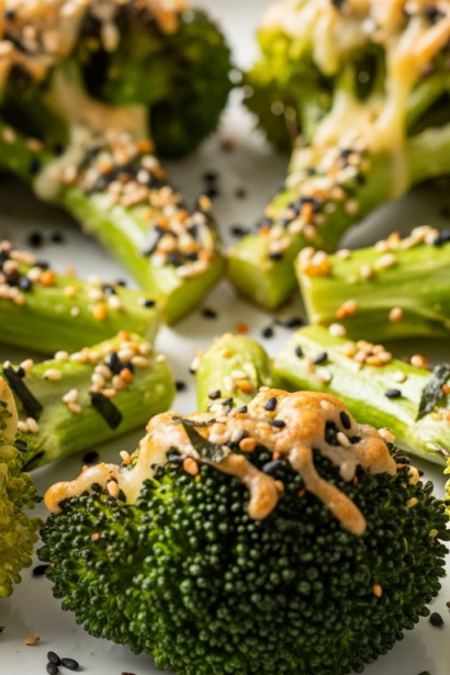 Irresistible Furikake & Parmesan Roasted Broccoli Delight: Crunchy Fusion