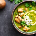 Quick Thai green curry with chicken, ready in 20 minutes.