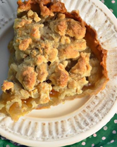 Irresistible Apple Crumble Pie with Crunchy Streusel Topping