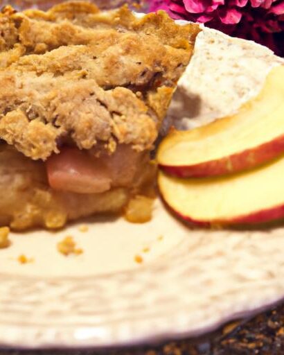 Heavenly Apple Crumble Pie with Irresistible Streusel Topping