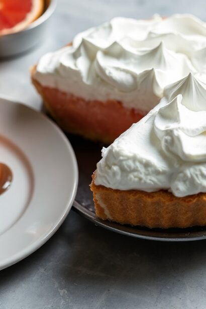 Crafting perfect grapefruit meringue pie: zesty, delicious dessert.